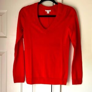 Gap wool v-neck sweater small